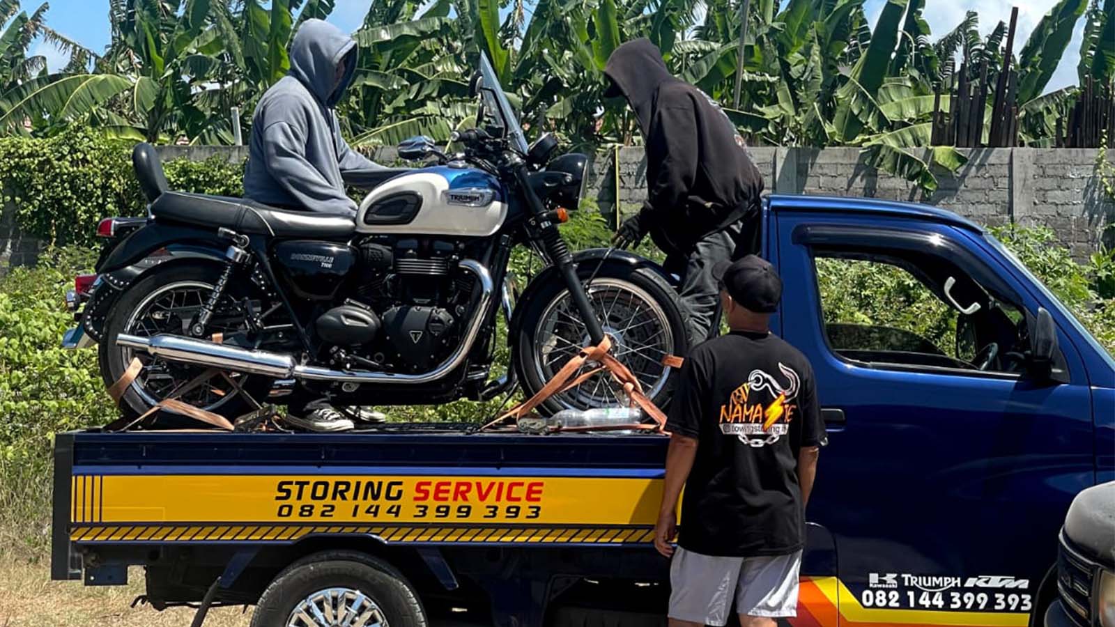 Pengiriman mobil menggunakan towing profesional di Bali